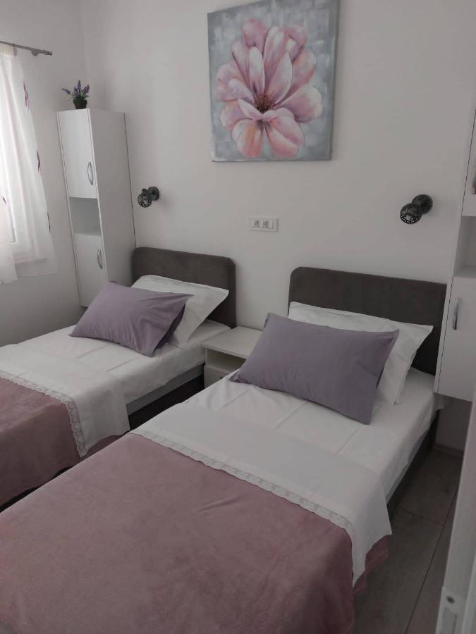 Holiday Home Kate Вис Экстерьер фото